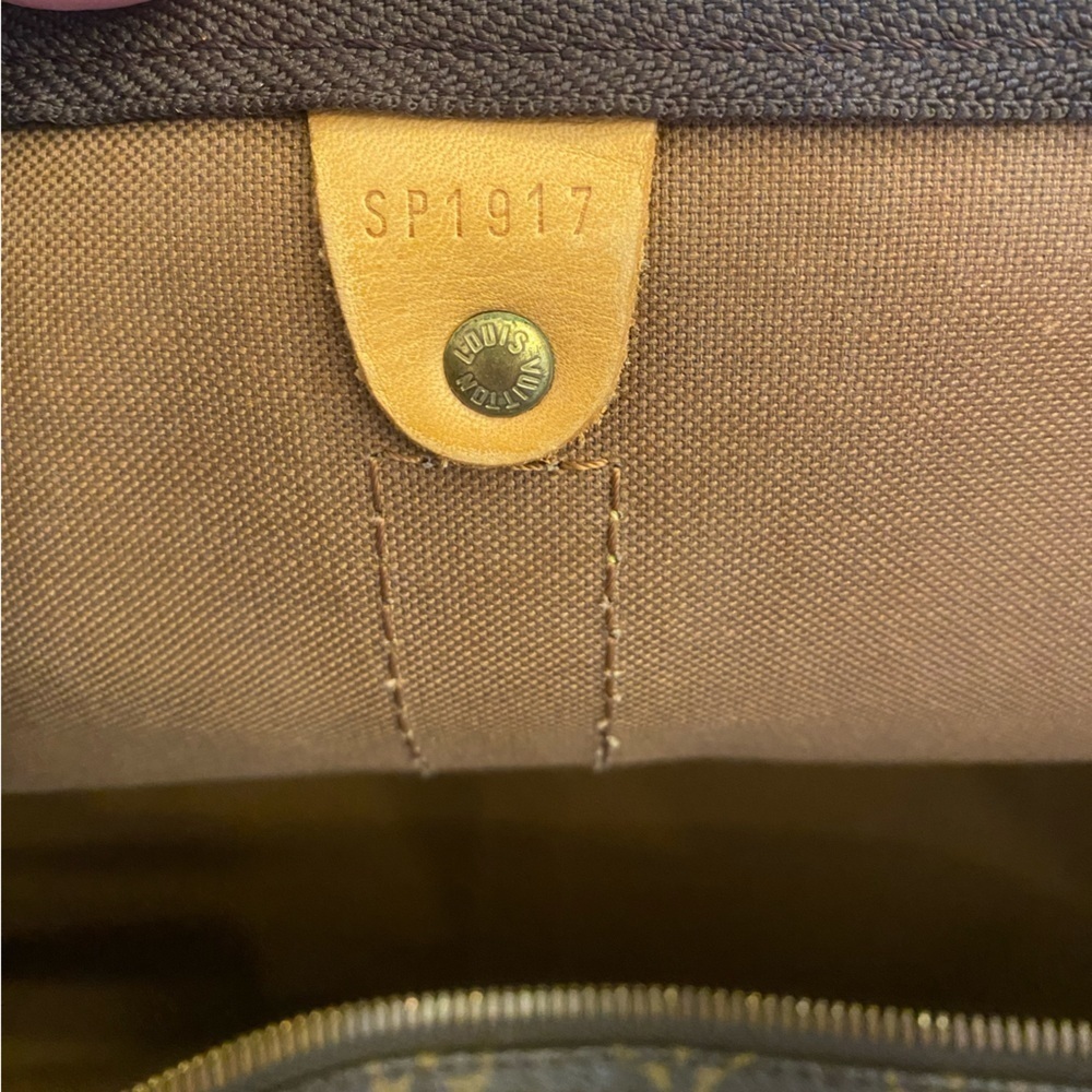 Louis Vuitton Keepall 50 Monogram - Picture 8 of 14